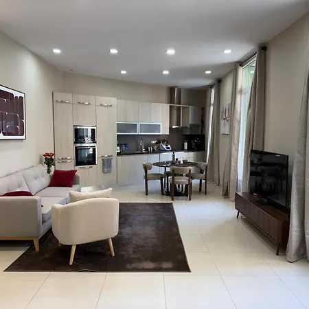 Monaco Station 2br アパート *